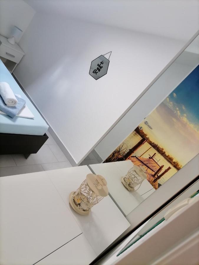 Apartman Sutalo โกมาร์นา ภายนอก รูปภาพ