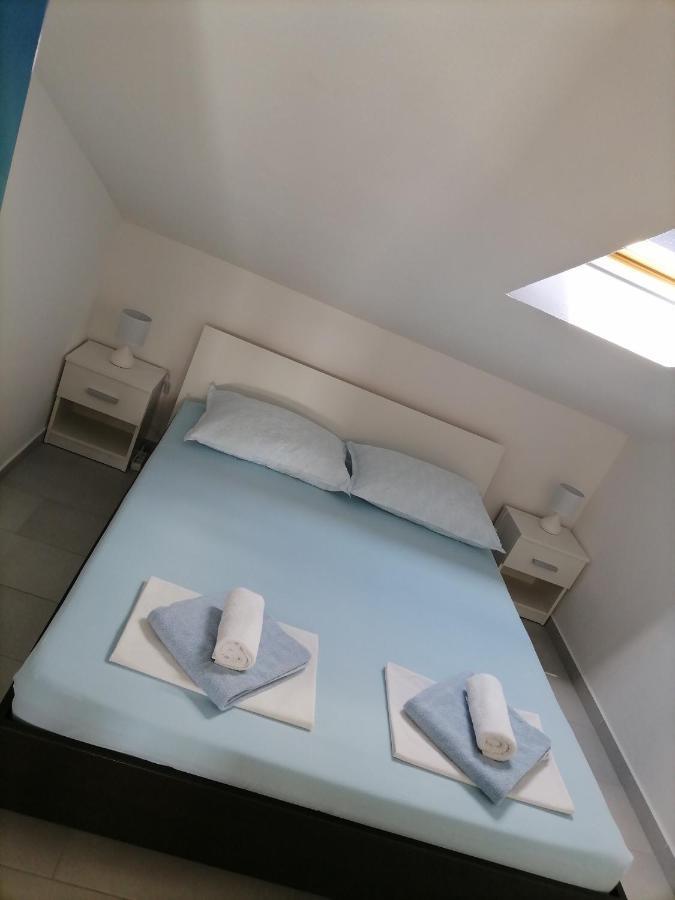 Apartman Sutalo โกมาร์นา ภายนอก รูปภาพ