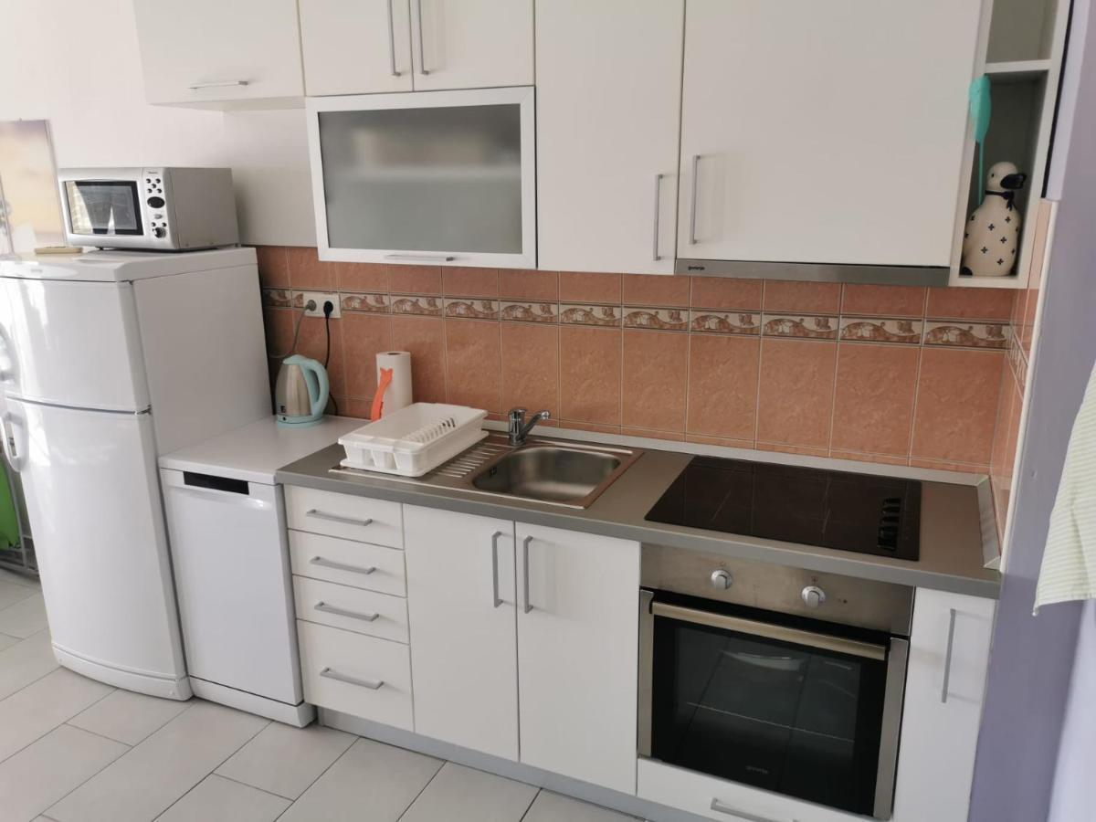 Apartman Sutalo โกมาร์นา ภายนอก รูปภาพ