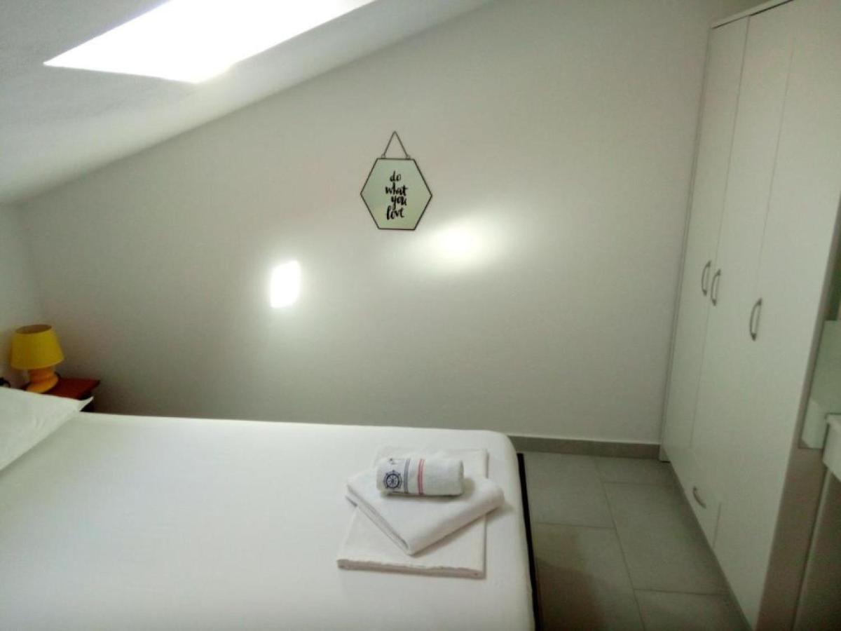 Apartman Sutalo โกมาร์นา ภายนอก รูปภาพ