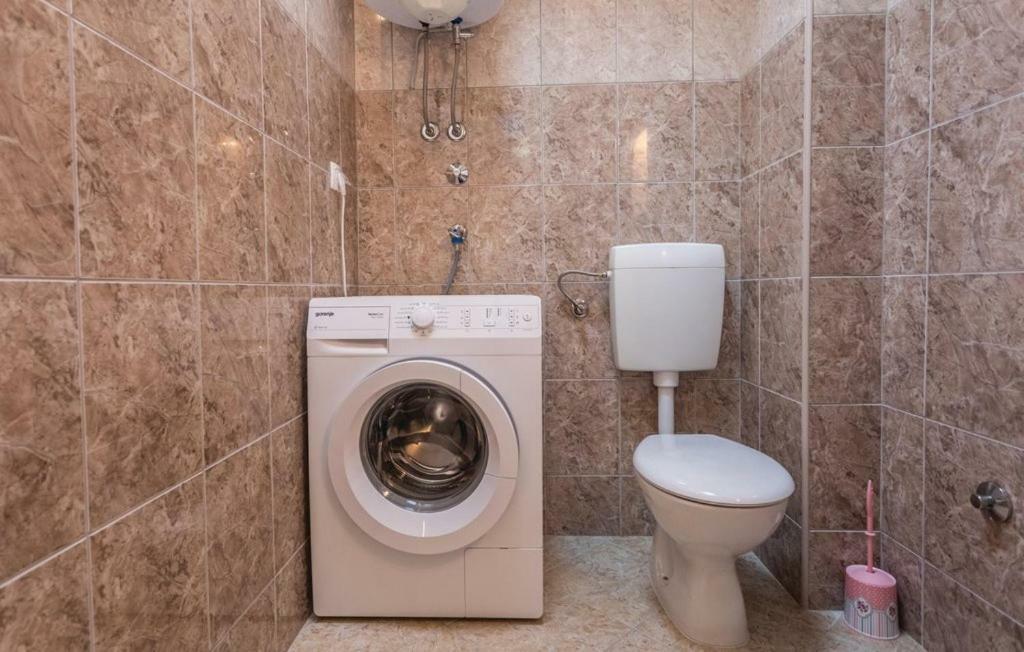 Apartman Sutalo โกมาร์นา ภายนอก รูปภาพ